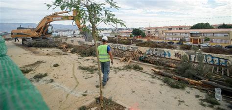 16 bände in 32 teilbänden. Almería registra una de las inversiones públicas de ...