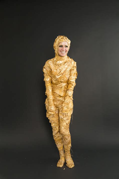 27 DIY Halloween Costumes For Women Cheap Easy Ideas The Mummy Front