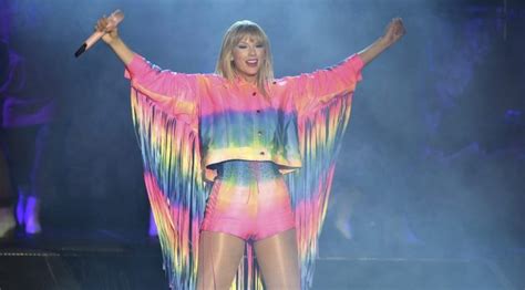 Taylor Swifts New ‘lover Fest Tour Includes 2 Nights At Gillette