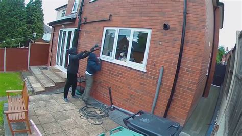 Burglars Caught On Cctv Breaking Into A House In Broad Daylight Youtube