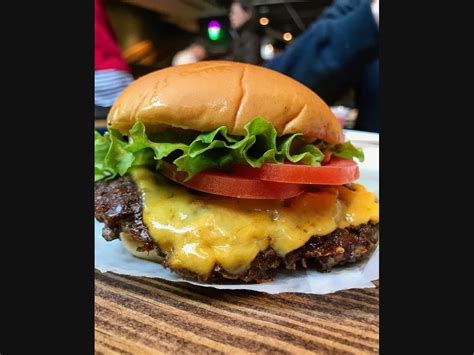 Shake Shack Opening Burger Joint At Garden City In Cranston Cranston