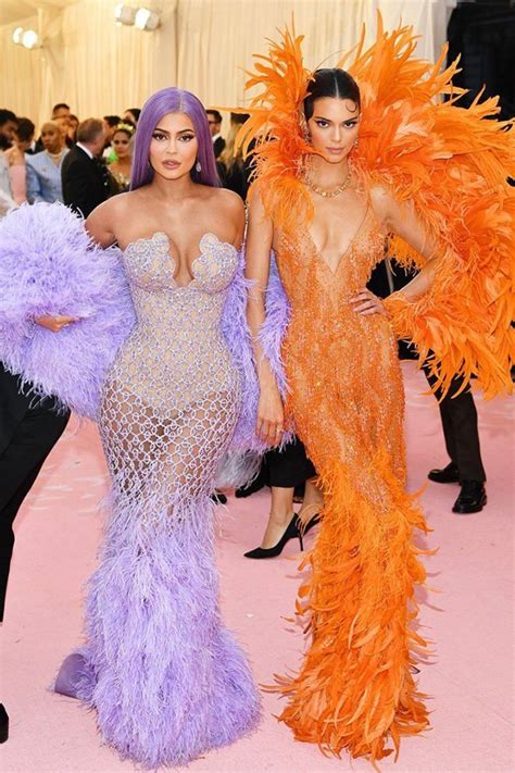 Met-Gala-2019-camp-Kylie-and-Kendall-Jenner-in-Atelier-Versace | The