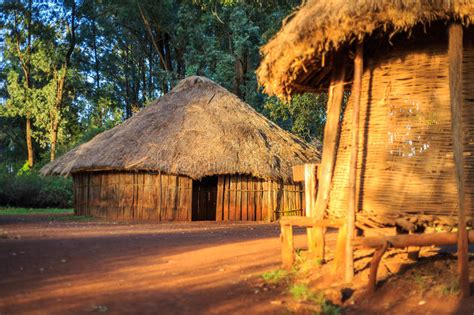 Maison Rurale Kenyane Tribale Traditionnelle Kenya Nairobi Photo