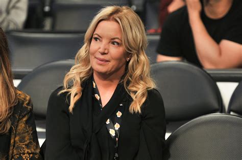 Jeanie Buss Reveals Weirdest Thing She S Seen At Lakers Game The Spun