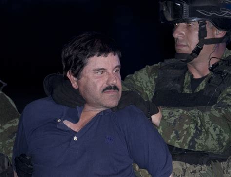 Mexican Drug Lord El Chapo Arrives At American Jail Gets Cheered By