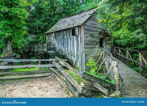 Cades Cove Grist Mill Stock Image Image Of Gatlinburg 44172369