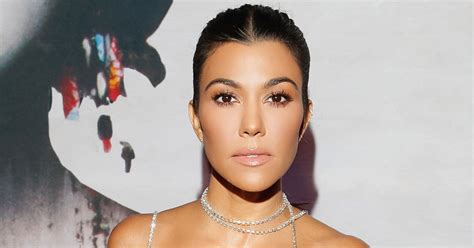 kourtney kardashian posts relationship with heart nails