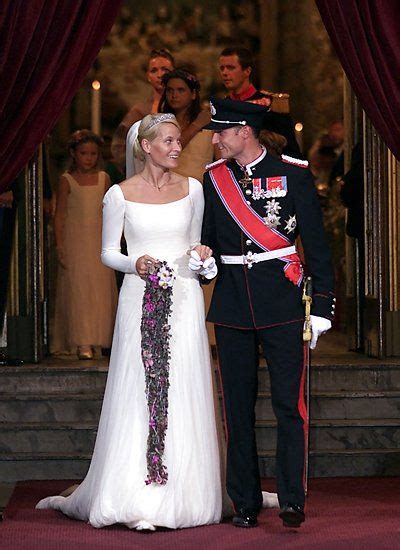 Ich kenne sie seit anfang 2011. Royale Hochzeitskleider | Berühmte hochzeitskleider ...