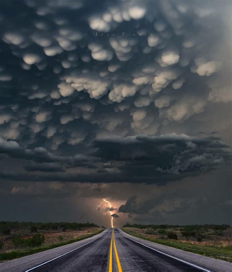 This #documentary is based on #tornado clouds. 🔥 Mammatus clouds during an electric storm in Nebraska, USA : NatureIsFuckingLit