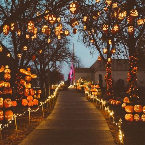 30 Pumpkin Halloween Decor Ideas For The Thriller Night Hike N Dip