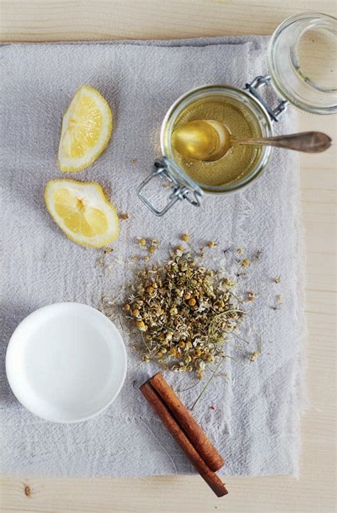 Though coconut oil won't lighten your hair, it will moisturize your locks so other ingredients won't dry it out. DIY Hair Lightening Spray with Honey + Lemon | Hello Glow