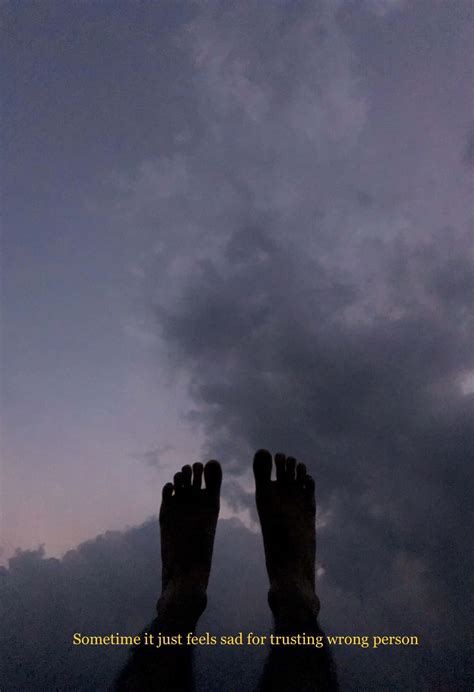 Download Grunge Tumblr Aesthetic Feet On The Sky Wallpaper