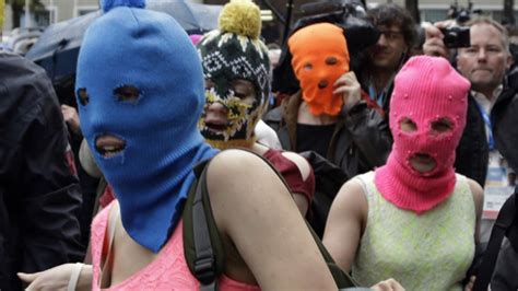 Pussy Riot Members Briefly Arrested In Sochi News Al Jazeera