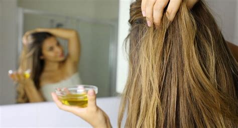 Μια εύκολη θεραπεία με ελαιόλαδο για να δυνάμωσετε τα μαλλιά σας