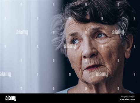 Retrato De Una Anciana Fotos E Imágenes De Stock Alamy