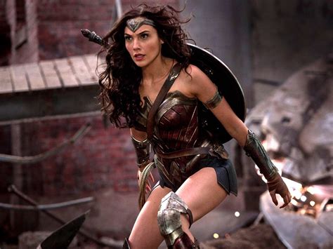 Gal Gadot Responds To The Wonder Woman Wage Gap Controversy Glamour