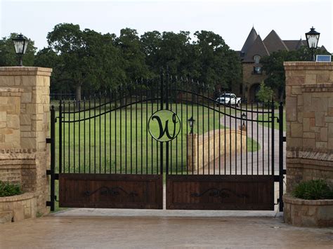 Gates Entrances Texas Ranch Style Hill Country Village Entrance Gate