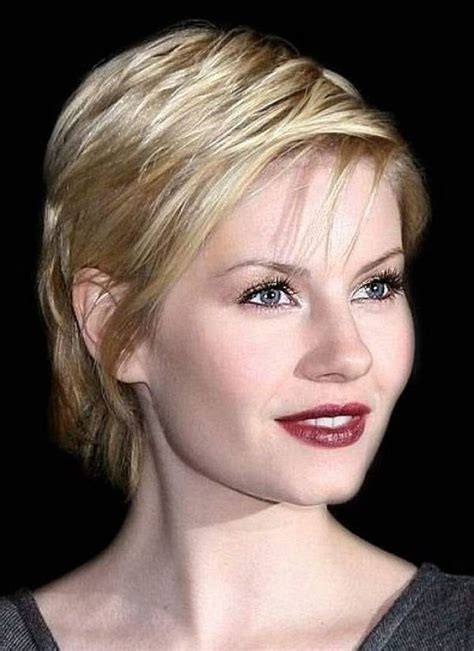 Classic Short Hairstyles For Round Faces