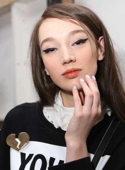 6 New Ways To Wear Eyeliner From The Fall 2014 Runways