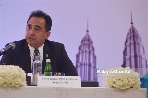 Following are excerpts from a cnbc interview with wan zulkiflee wan ariffin, president and ceo of petronas, and cnbc's geoff cutmore and ss: Petronas pays 50 percent more dividend this year - MalaysiaGazette English Version