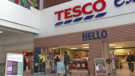 Tesco Facing Largest Ever Uk Equal Pay Claim Channel 4 News