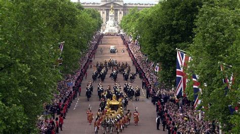 Queens Platinum Jubilee Plans Unveiled By Buckingham Palace Bbc News