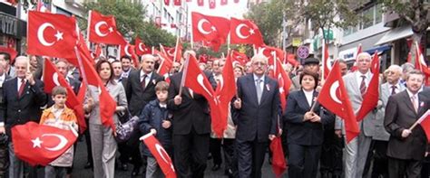 Daha iyi bir lisede eğitimlerini sürdürebilmek için mücadele edecek öğrenciler sınava. 28 Ekim Cuma günü tatil mi? (29 Ekim Cumhuriyet Bayramı) | NTV