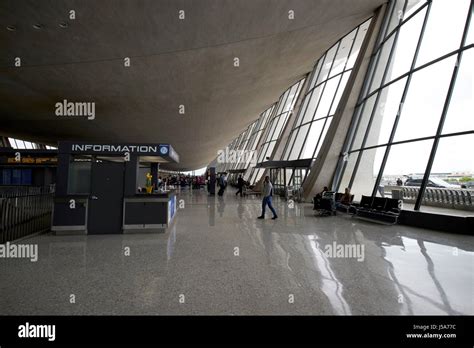 Airport Terminal Roof Hi Res Stock Photography And Images Alamy