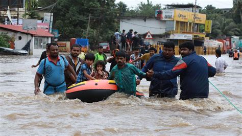 Thousands Stranded After Kerala Floods Kill 324 World The Times