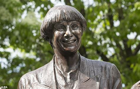 Victoria wood statue unveiled in memory of comedian | ents. Bronze statue of Victoria Wood is unveiled outside ...