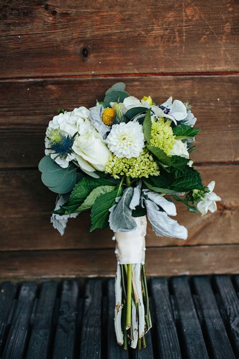 This will be the base and core of your bouquet. Rose, Dahlia and Hydrangea Bouquet