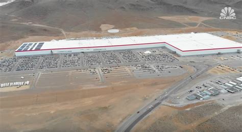 A Tour Inside Teslas First Gigafactory Wordlesstech