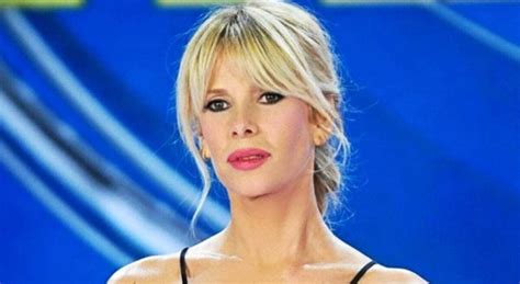 Samuele barbetta was eliminated in the seventh episode of amici 2021. Alessia Marcuzzi il difetto fisico che non ti aspetti FOTO