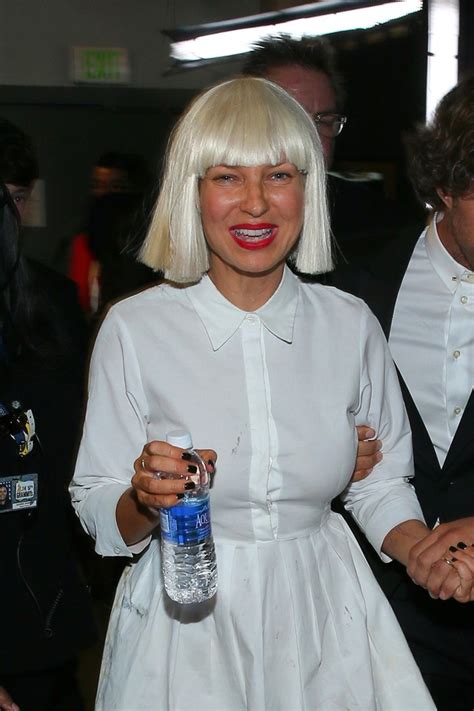Sia Face Showing Face Or Not Sia Heads To Grammys Stage Getty