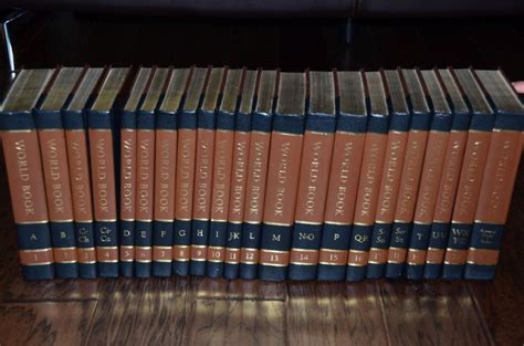 World Book Encyclopedia 1977 complete set 22 volumes decorative