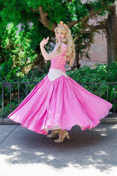 Pin By ヤスナ On ディズニープリンセス Disney Dresses Disney Princess Aurora Hot