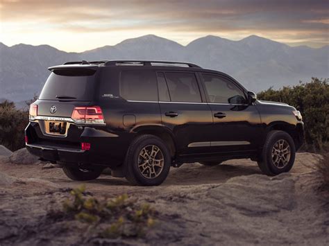 2021 Toyota Land Cruiser Prices Reviews And Vehicle Overview Carsdirect