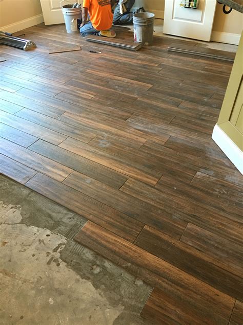 Wood Look Tiles The Latest Trend In Home Design Home Tile Ideas
