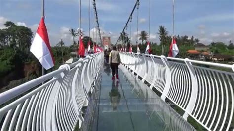 menikmati wisata baru bali glass bridge jembatan kaca pertama di asia tenggara okezone travel