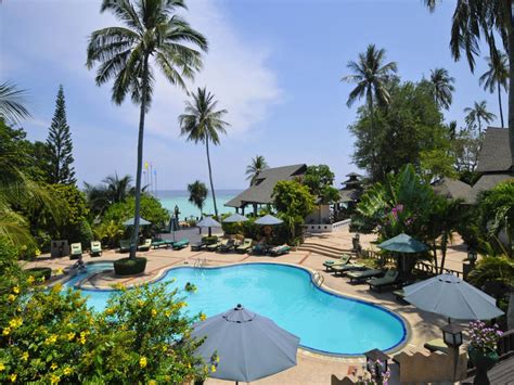 Hotel location phi phi inn. Holiday Inn Resort Phi Phi Island, Koh Phi Phi | FROM $112 ...