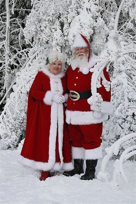 7 reasons santa and mrs claus are relationshipgoals