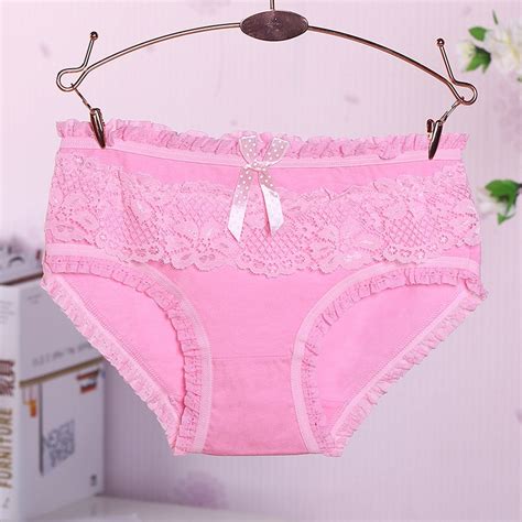 Ladies Underwear Cotton Lace Lace Buttocks Middle Waist Candy