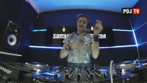 Sonya Live Radio Intense 2501 2017 Youtube