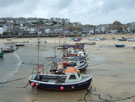 St Ives Harbour Low Tide © Simon Huguet Geograph Britain And Ireland