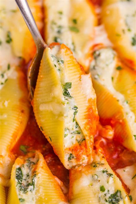 Easy Ricotta Cheese And Spinach Stuffed Pasta Shells