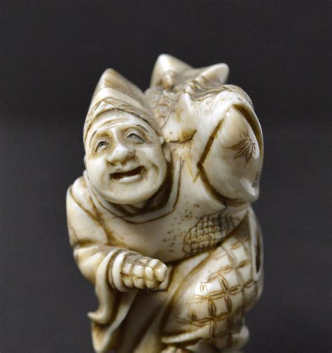 Signed Antique Japanese Meiji Netsuke Hand Carved Ivory Figurine Scandinaviantique