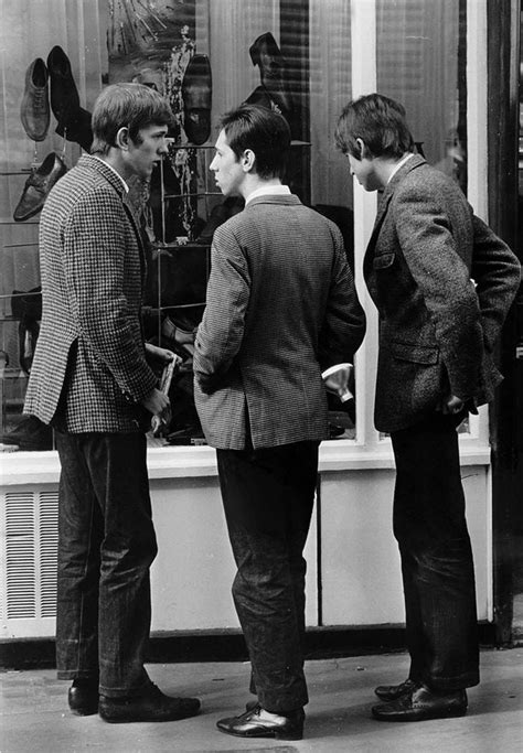 1964 Great Britain Young Mods Dressed In Smart Jackets Window