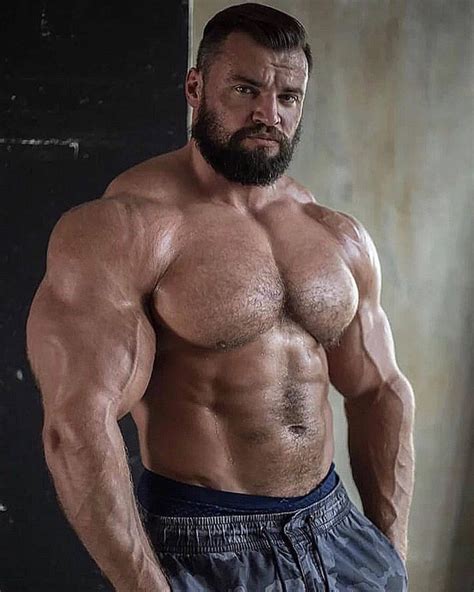 Pin By Muscle Worshiper On Bodybuilders Strongmen Huge Muscle Men Muscular Men Muscle Men