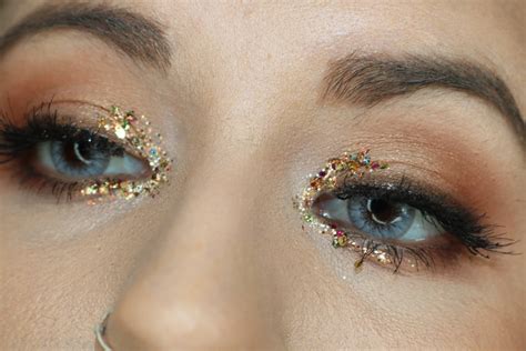 7 Ways To Wear Glitter On Literally Every Part Of Your Face