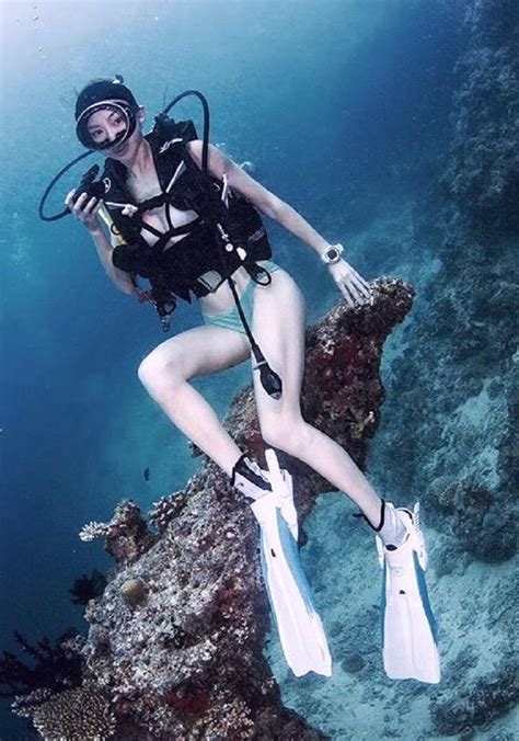 Pin By John Waldrip Iii On Scuba Diver Girls Scuba Diver Girls Underwater Lovers Underwater
